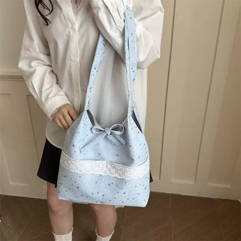 New Niche Sweet Star-print Canvas Shoulder Bag Versatile Sweet Shoulder Bag Fresh Small Bow Handbag Lace Trim Shoulder Tote Bag
New Niche Sweet Star-print Canvas Shoulder Bag Versatile Sweet Shoulder Bag Fresh Small Bow Handbag Lace Trim Shoulder Tote Bag