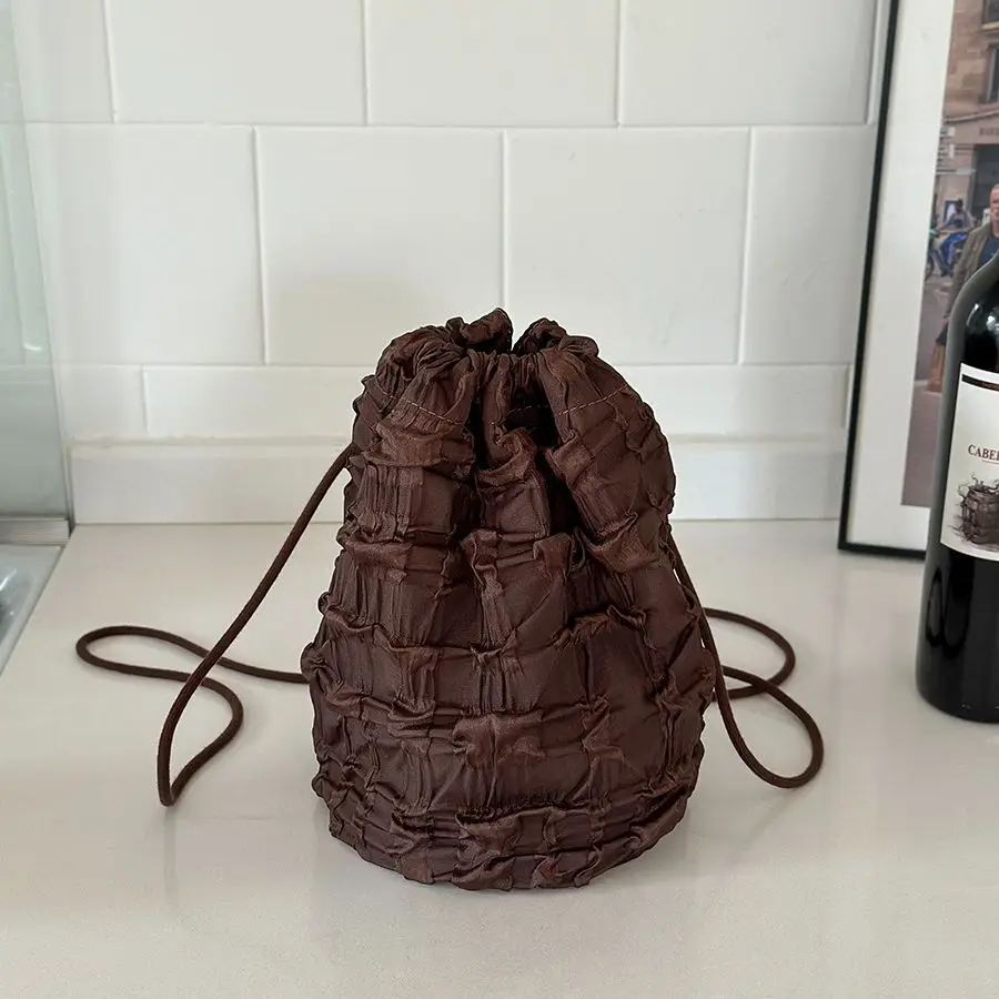 Новый рюкзак на шнурке для девочек, корейская версия, рюкзак для женщин, повседневная нейлоновая легкая дорожная сумка с ведром
Новый рюкзак на шнурке для девочек, корейская версия, рюкзак для женщин, повседневная нейлоновая легкая дорожная сумка с ведром