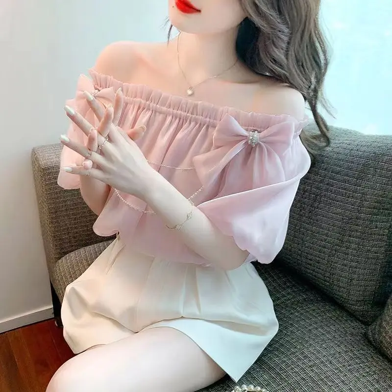 Дизайнерский женский топ из французского шифона с блестящей сеткой, воздушный, нежный, с открытыми плечами и коротким рукавом, коллекция 2026
Дизайнерский женский топ из французского шифона с блестящей сеткой, воздушный, нежный, с открытыми плечами и коротким рукавом, коллекция 2026