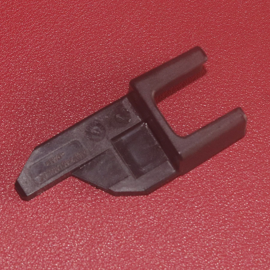 1Pc Genuine LR152989 OEM Rear Tailgate Power Shade Clip Bracket For Land Rover Range Rover Executive 2022-2023 Car Accessories
1Pc Genuine LR152989 OEM Rear Tailgate Power Shade Clip Bracket For Land Rover Range Rover Executive 2022-2023 Car Accessories