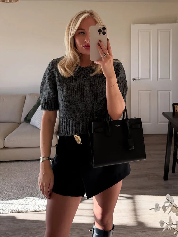 HH Women's Autumn Fashion Asymmetric High Waist A-line Side Zipper Culottes Female Elegant Metal Applique 3-Colors Pantskirt
HH Women's Autumn Fashion Asymmetric High Waist A-line Side Zipper Culottes Female Elegant Metal Applique 3-Colors Pantskirt