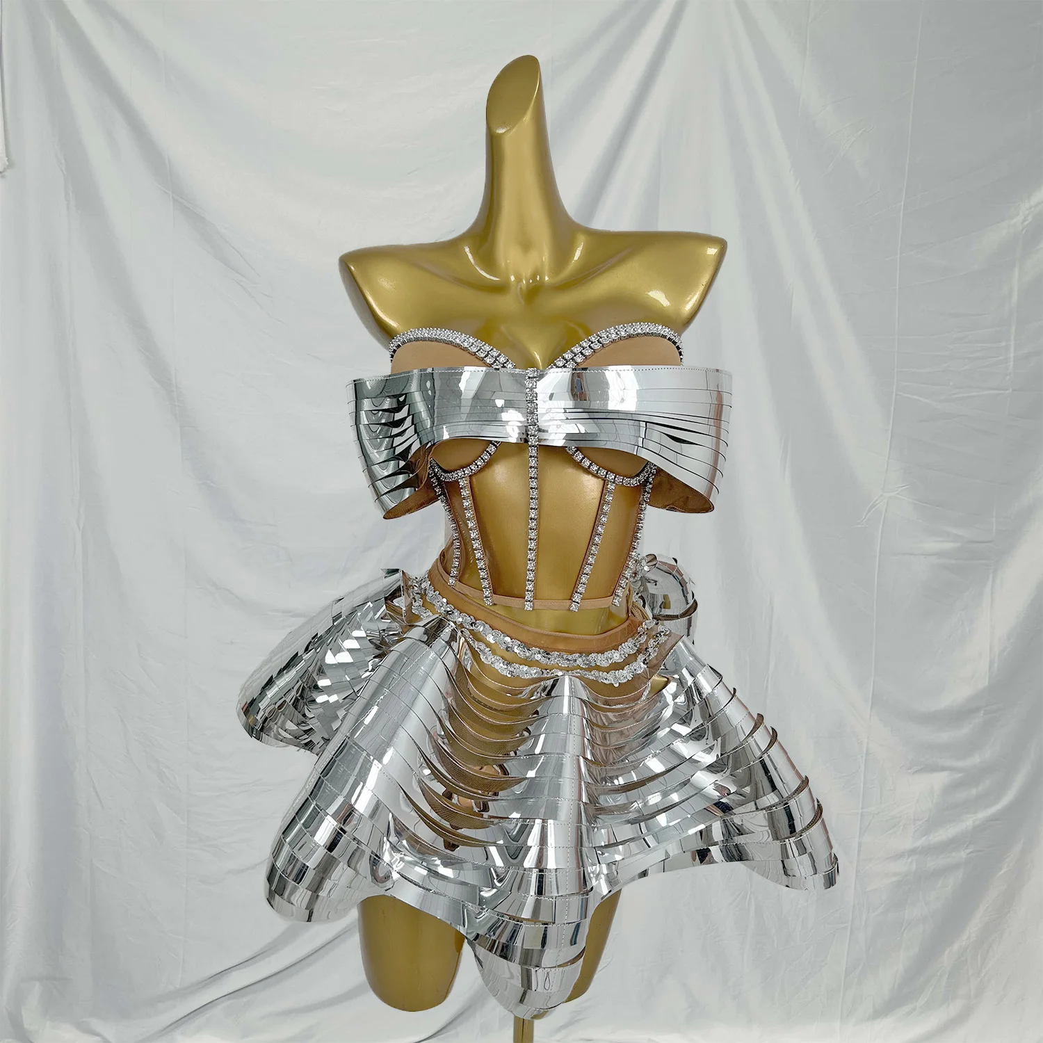 Feidie женское серебряное платье с блестками и стразами, комплект из 2 предметов, короткое платье Drag Queen, реквизит для выступлений на сцене, костюм для празднования выступлений, наряд
Feidie женское серебряное платье с блестками и стразами, комплект из 2 предметов, короткое платье Drag Queen, реквизит для выступлений на сцене, костюм для празднования выступлений, наряд