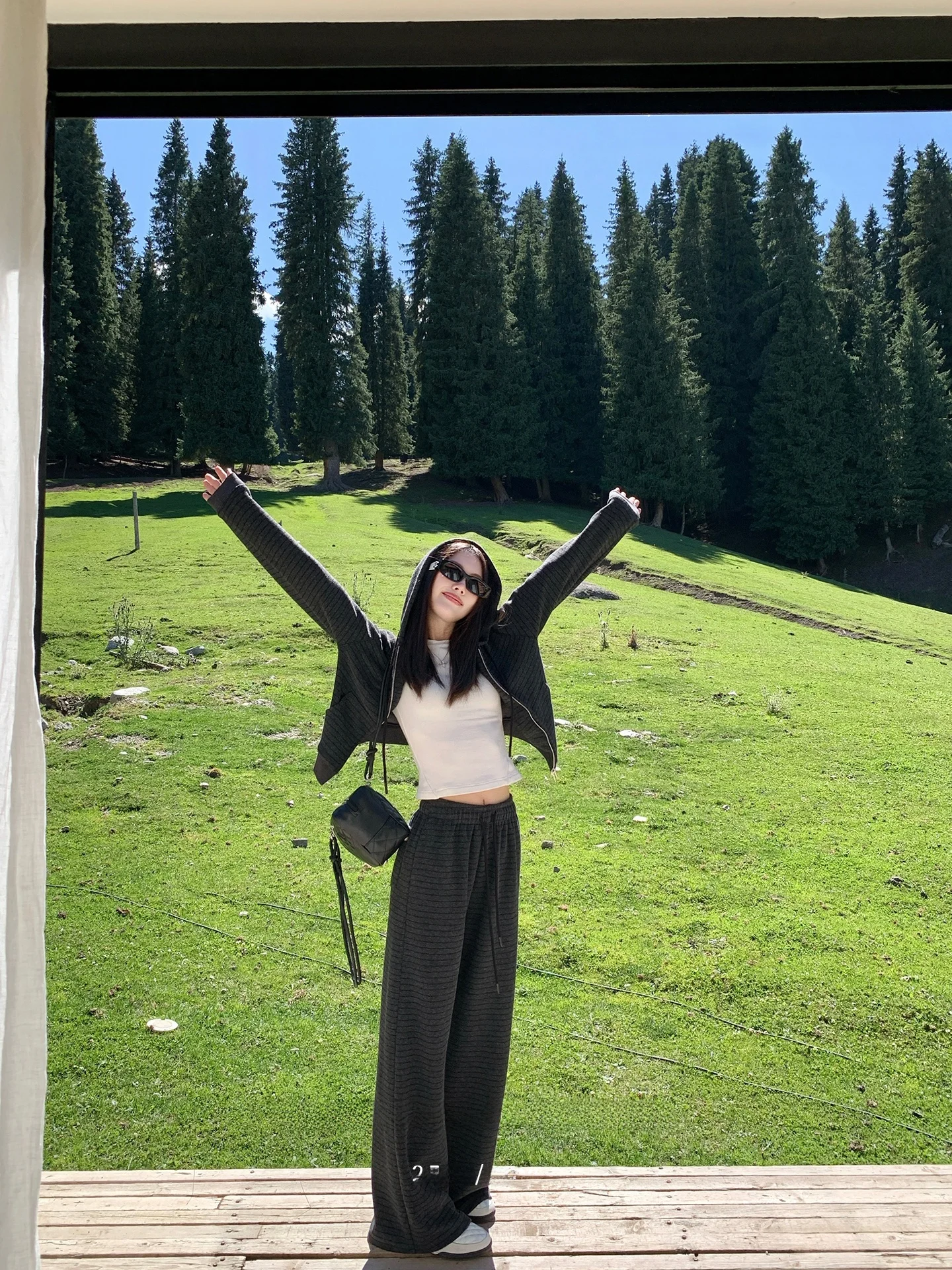 Женский комплект Heydle: худи с двойной молнией и полосками, повседневные брюки, удобный осенний комплект с длинными рукавами и молнией
Женский комплект Heydle: худи с двойной молнией и полосками, повседневные брюки, удобный осенний комплект с длинными рукавами и молнией