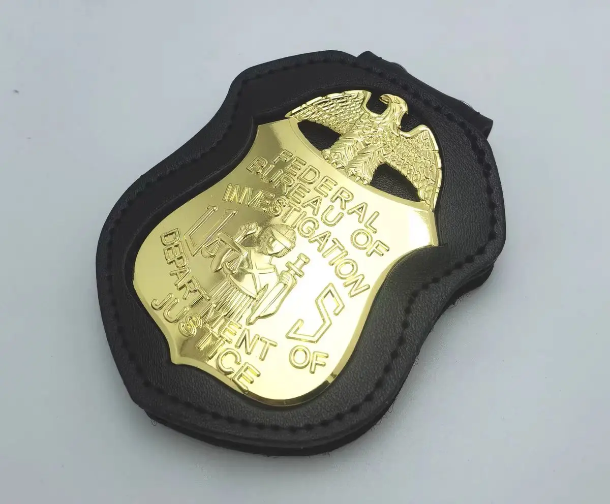U.S. Fbi Federal Investigation badge and accessories film and television props 1:1+Badge holder
U.S. Fbi Federal Investigation badge and accessories film and television props 1:1+Badge holder