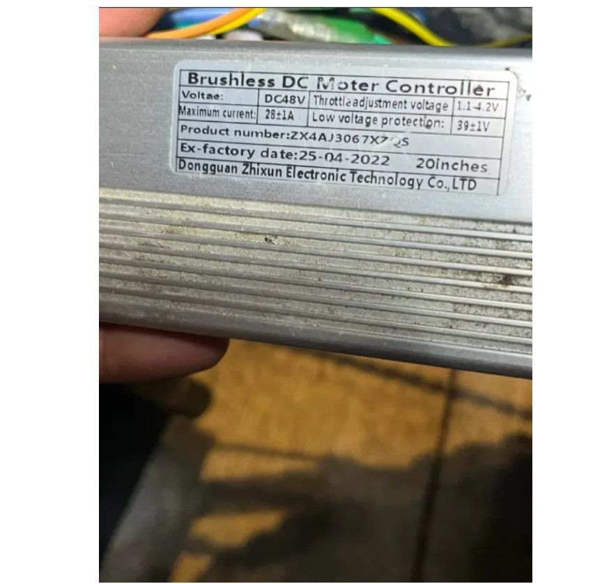 ZX4AJ3067XZQS (Customized )DC48V 28A ENGWE Motor Controller Model Electric Bicycle Accessories
ZX4AJ3067XZQS (Customized )DC48V 28A ENGWE Motor Controller Model Electric Bicycle Accessories