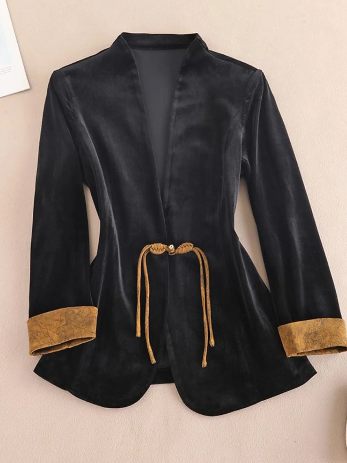 Gold Velvet Suit Jacket Women's 2025 Spring New Chinese Style Elegant Professional High-End Feeling West Costume Set Top
Gold Velvet Suit Jacket Women's 2025 Spring New Chinese Style Elegant Professional High-End Feeling West Costume Set Top