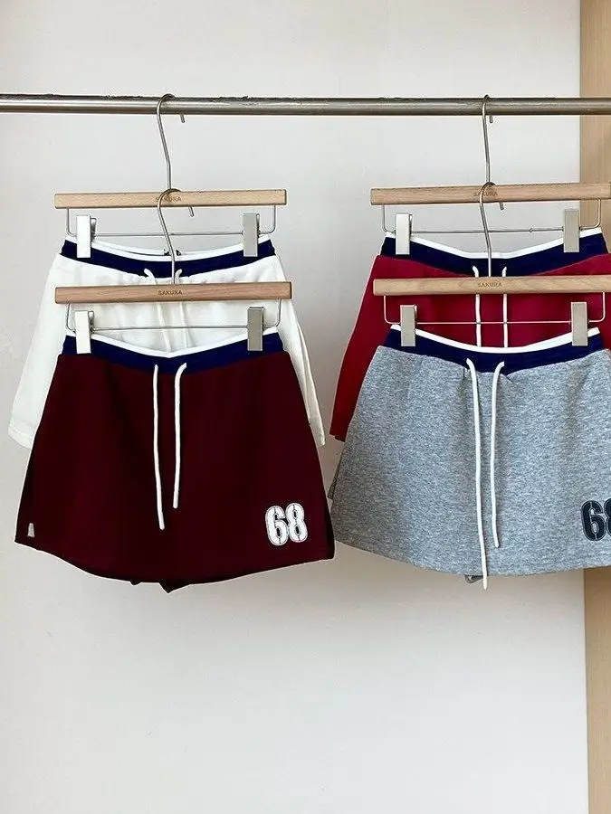 Korean Style Casual Trousers A-Line Drawstring Wide Leg Short Pants Color Block Street Style Women's Fashion Summer Outerwear
Korean Style Casual Trousers A-Line Drawstring Wide Leg Short Pants Color Block Street Style Women's Fashion Summer Outerwear