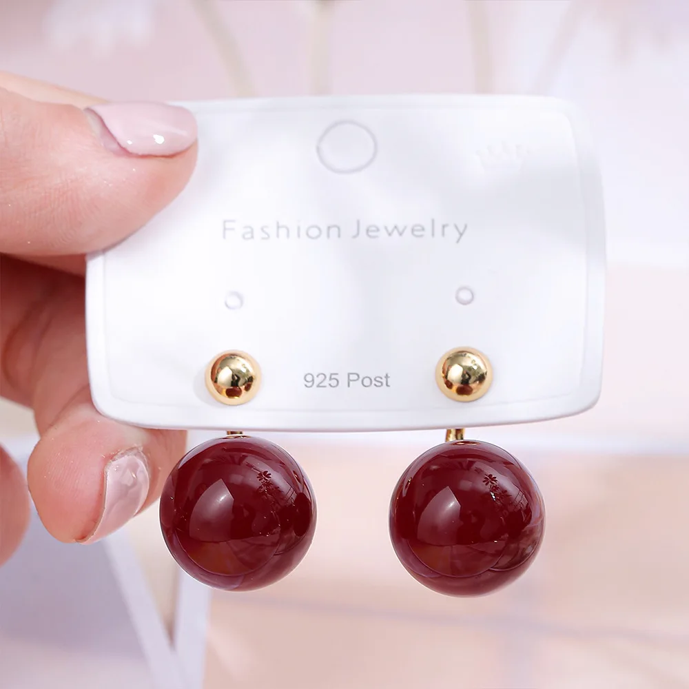 High-end fashionable temperament earrings for two wear, cherry red pearl earrings, exquisite silver needle earrings
High-end fashionable temperament earrings for two wear, cherry red pearl earrings, exquisite silver needle earrings