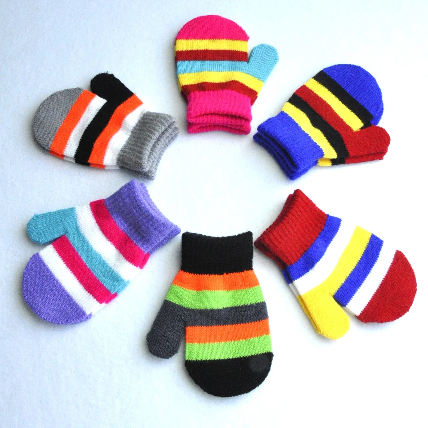 New Children Short Gloves Winter Baby Colored Striped Knitted Plush Furry Full Finger Mittens Knitting Hand Warmer 1-4 Years Old
New Children Short Gloves Winter Baby Colored Striped Knitted Plush Furry Full Finger Mittens Knitting Hand Warmer 1-4 Years Old