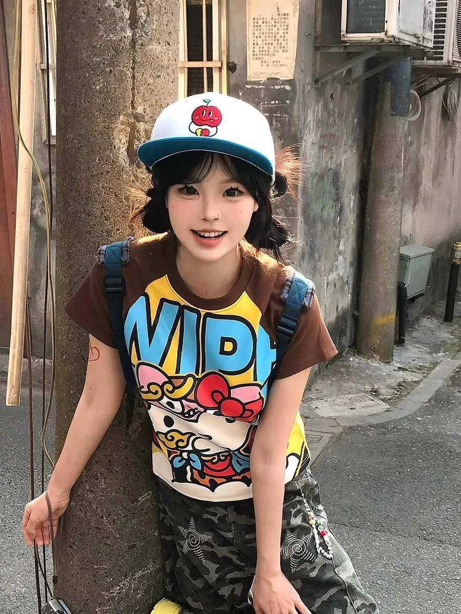Sanrio lovely Hello Kitty New Anime Fashion Short Tops Summer Cute Tees Cartoon Printed High Street Gothic Short Sleeve T-shirts
Sanrio lovely Hello Kitty New Anime Fashion Short Tops Summer Cute Tees Cartoon Printed High Street Gothic Short Sleeve T-shirts