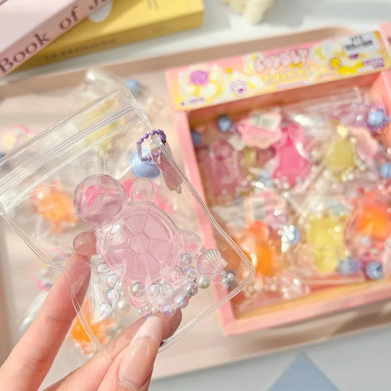 Crystal puzzle two-color turtle color random pinch pendant decompression toy small nose Gale decompression blind box
Crystal puzzle two-color turtle color random pinch pendant decompression toy small nose Gale decompression blind box