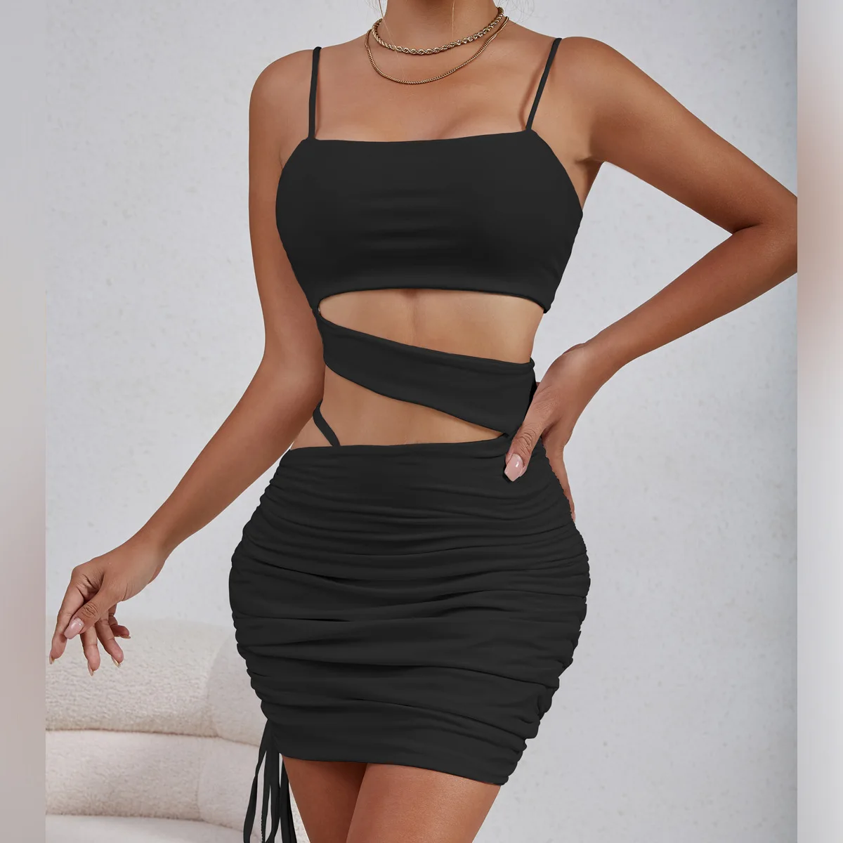 New Women's Wear Sexy Halter Cut-out And Pleated Dress
New Women's Wear Sexy Halter Cut-out And Pleated Dress