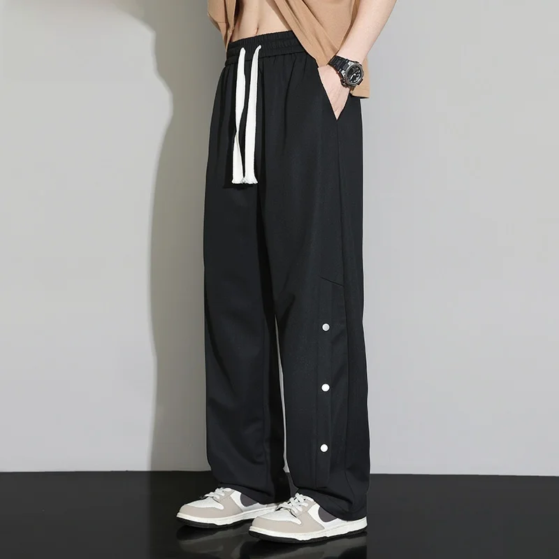 Американские брюки High Street из ледяного шелка на пуговицах, мужские летние тонкие свободные прямые повседневные брюки, удобные повседневные модные брюки
Американские брюки High Street из ледяного шелка на пуговицах, мужские летние тонкие свободные прямые повседневные брюки, удобные повседневные модные брюки