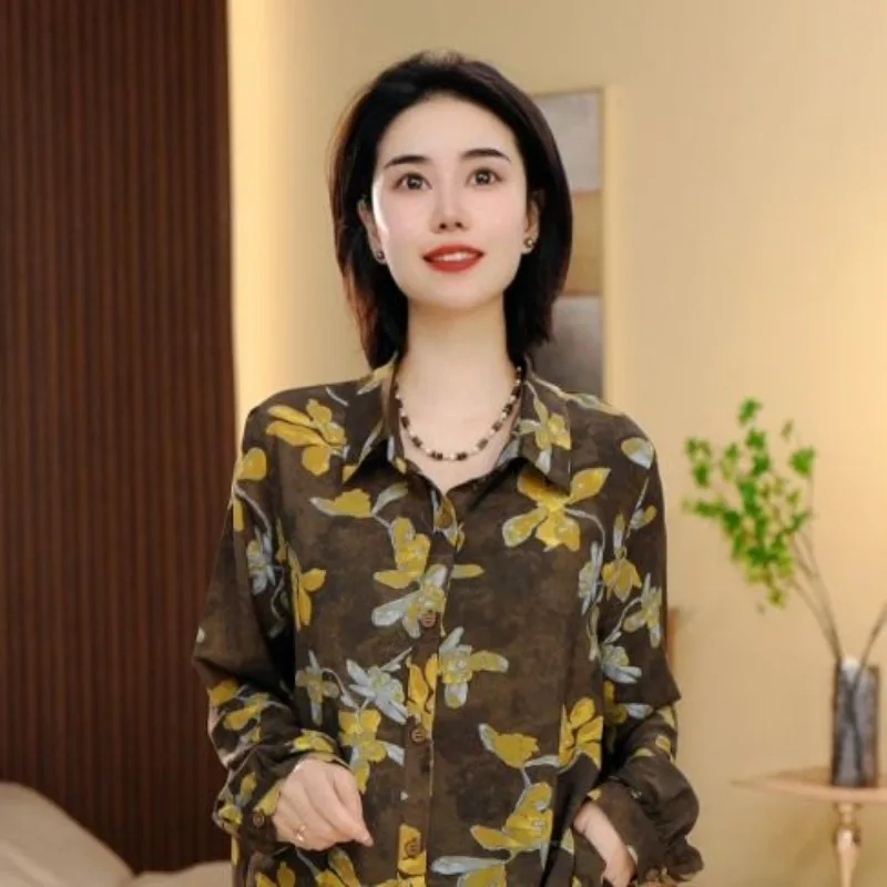 Autumn Printed Cardigan New Fashion Temperament Versatile Slim Western Shirt Women's Commuting Temperament Small Shirt
Autumn Printed Cardigan New Fashion Temperament Versatile Slim Western Shirt Women's Commuting Temperament Small Shirt