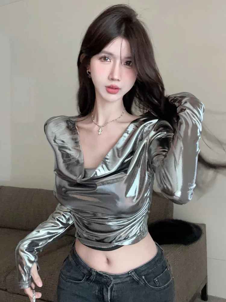 Retro Glossy Neckline T-Shirt Women's Sexy Short Top Pleated Waist Exposing Navel Long Sleeve Base Shirt Autumn Winter Slim Fit
Retro Glossy Neckline T-Shirt Women's Sexy Short Top Pleated Waist Exposing Navel Long Sleeve Base Shirt Autumn Winter Slim Fit