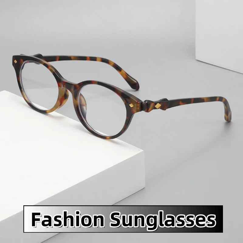 Leisure Versatile Sunglasses Personality Optical Glasses Ladies and Gentlemen Outdoor Travel Beach UV Resistant Shades Glasses
Leisure Versatile Sunglasses Personality Optical Glasses Ladies and Gentlemen Outdoor Travel Beach UV Resistant Shades Glasses