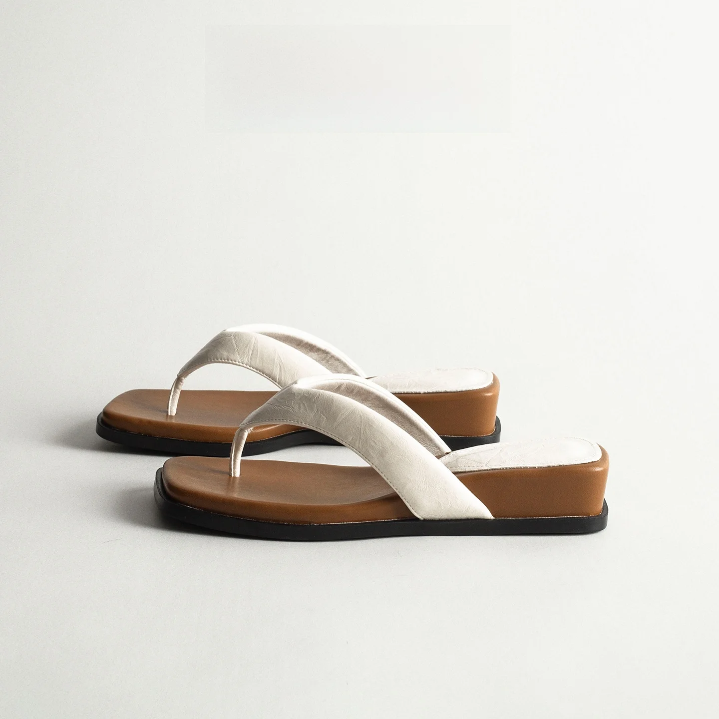 Genuine Leather Thick Heel Heightening Women's Summer Outdoor Fashionable Matching Skirts Open-Toe Beach Sandals
Genuine Leather Thick Heel Heightening Women's Summer Outdoor Fashionable Matching Skirts Open-Toe Beach Sandals