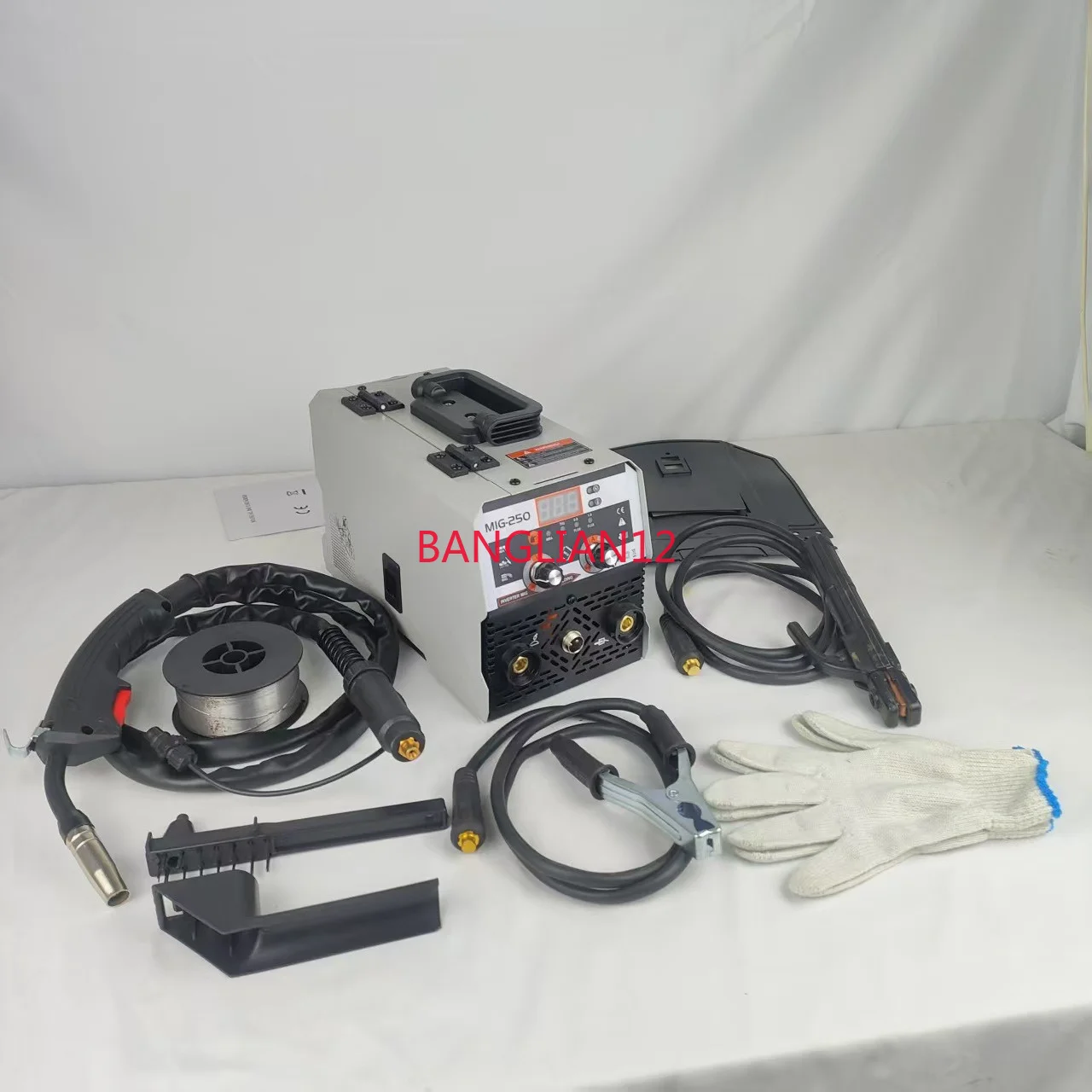 Multifunctional airless two-protection welding 220V110V small household three-in-one gas protection welding machine set
Multifunctional airless two-protection welding 220V110V small household three-in-one gas protection welding machine set