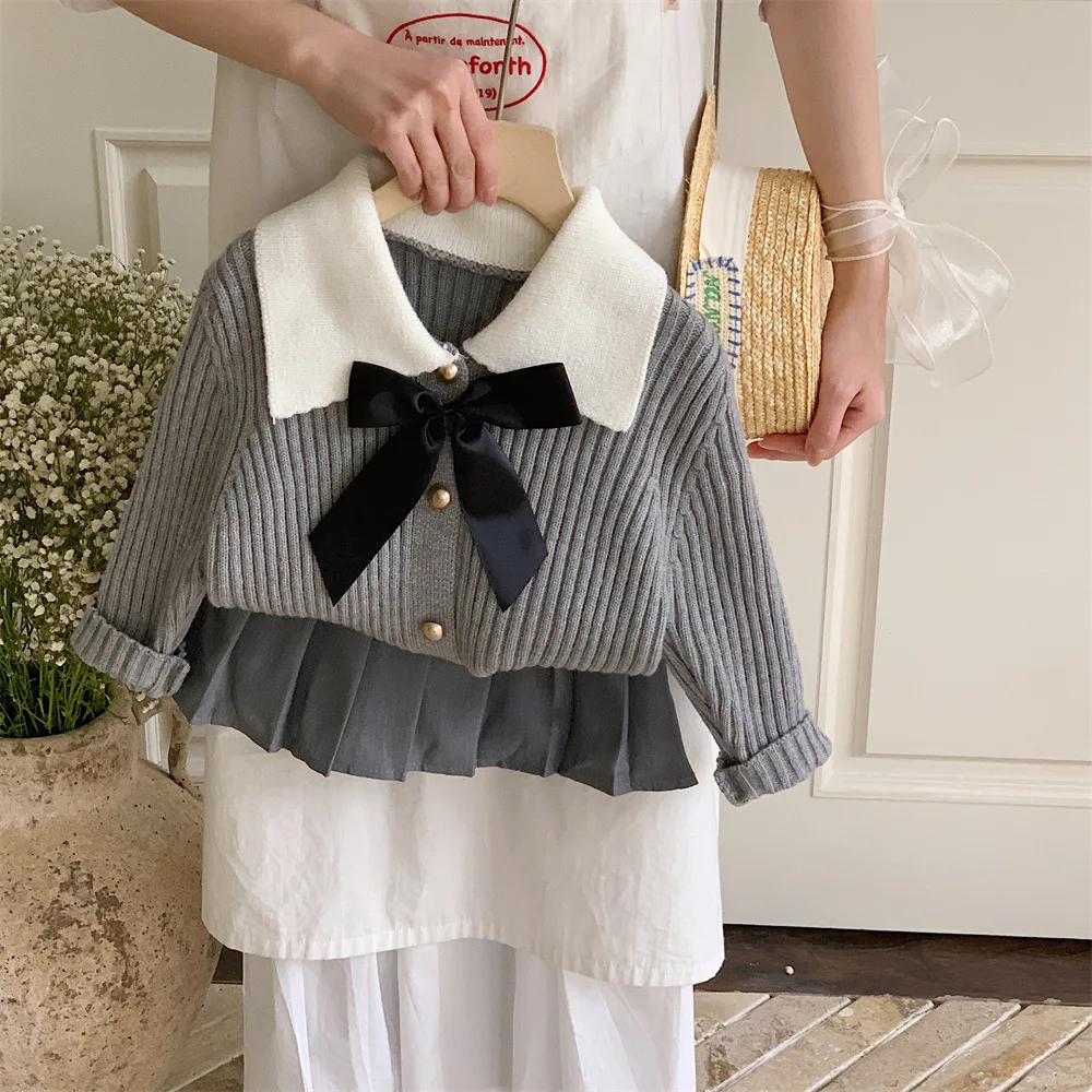 Spring Autumn Kid Girl 2PCS Clothes Set Patched Lapel Black Bow Striped Knitwear Pleats Solid Color Skirt Suit Baby Girl Outfits
Spring Autumn Kid Girl 2PCS Clothes Set Patched Lapel Black Bow Striped Knitwear Pleats Solid Color Skirt Suit Baby Girl Outfits