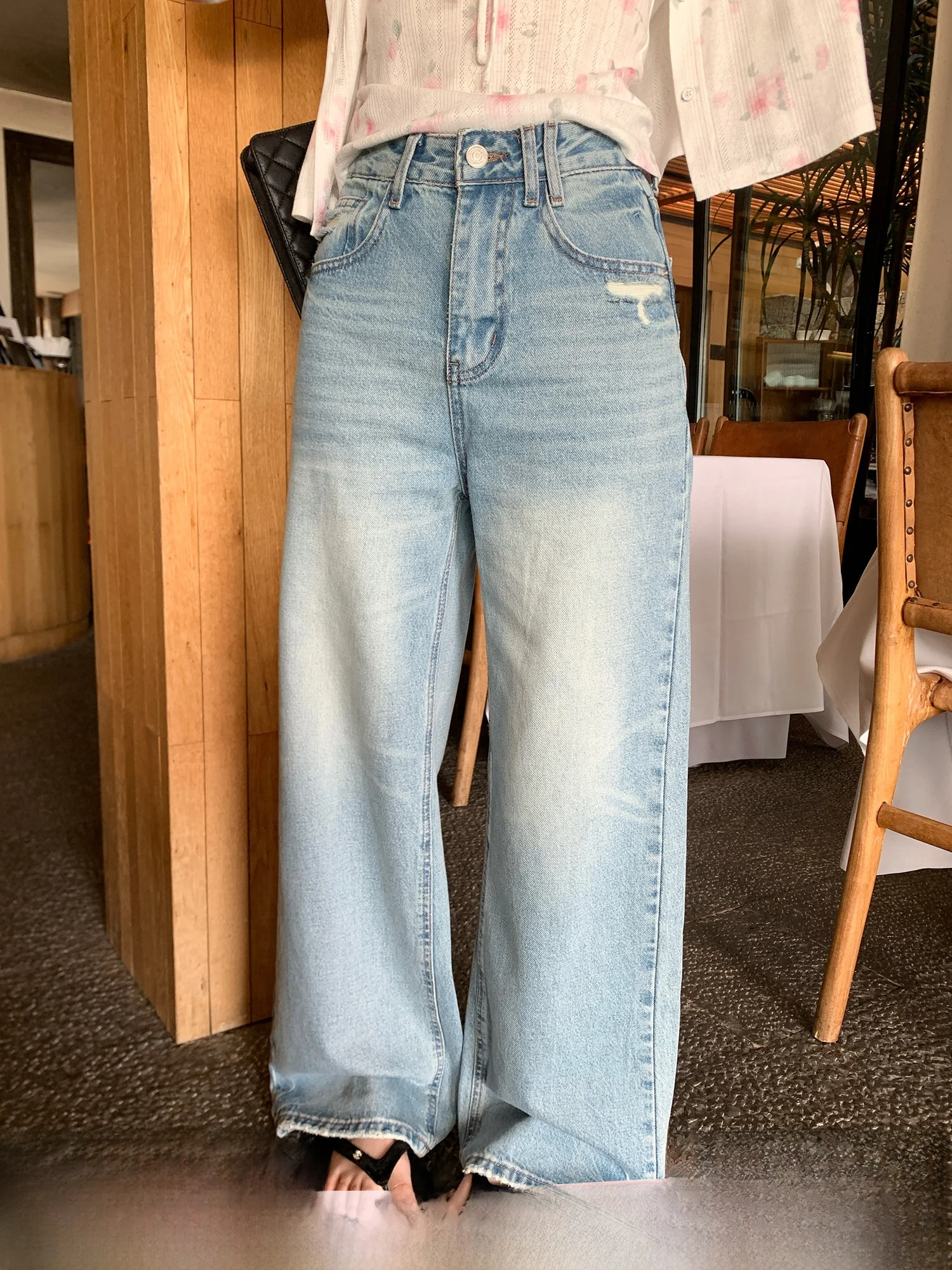 High Waist Loose Fit Faded Vintage Denim Jeans Women's Casual Straight Leg Blue Jeans Comfortable Slimming Pants
High Waist Loose Fit Faded Vintage Denim Jeans Women's Casual Straight Leg Blue Jeans Comfortable Slimming Pants