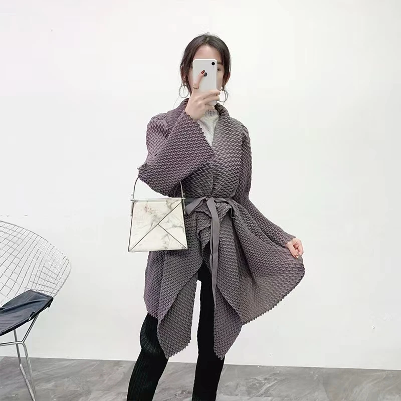 HOT SELLING Miyake Fold long sleeve TURN-DOWN COLLAR PLAID trench coat OPEN STITCH IN STOCK
HOT SELLING Miyake Fold long sleeve TURN-DOWN COLLAR PLAID trench coat OPEN STITCH IN STOCK