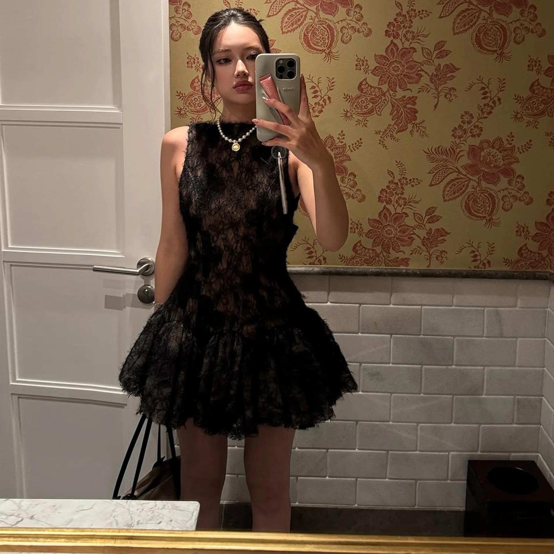 BKLD Fashionable 2026 Autumn Winter New Women's Clothing Sleeveless Dress Waist Cinched Slim Open Back A-Line Short Dresses
BKLD Fashionable 2026 Autumn Winter New Women's Clothing Sleeveless Dress Waist Cinched Slim Open Back A-Line Short Dresses