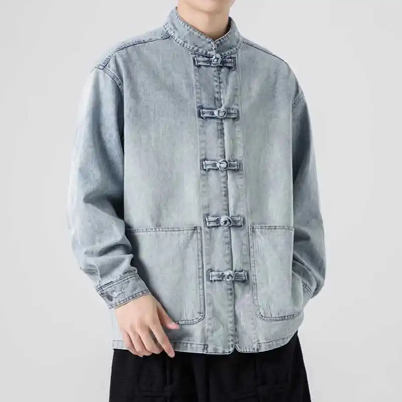 Новая китайская джинсовая куртка с градиентным цветом, мужская рваная верхняя одежда, улучшенный дизайн в стиле Тан, на пуговицах, молодежная мода
Новая китайская джинсовая куртка с градиентным цветом, мужская рваная верхняя одежда, улучшенный дизайн в стиле Тан, на пуговицах, молодежная мода