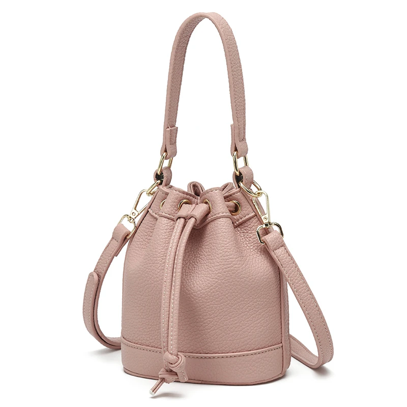 Новая летняя сумка-мешок Advanced Sense Niche Design, Лидер продаж 2024, повседневные универсальные женские сумки большой вместимости на шнурке
Новая летняя сумка-мешок Advanced Sense Niche Design, Лидер продаж 2024, повседневные универсальные женские сумки большой вместимости на шнурке