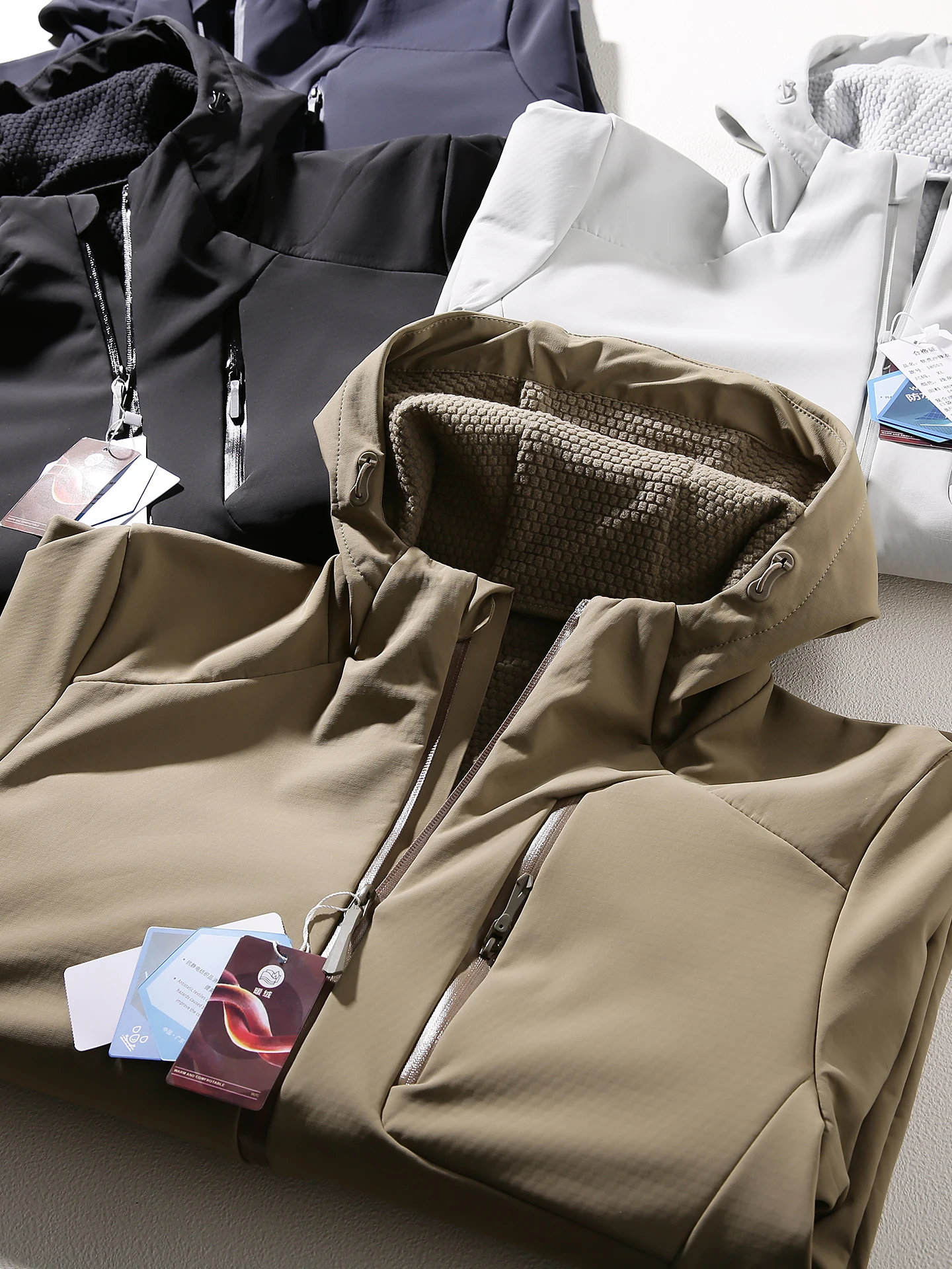 Outdoor Men's Waterproof 3D Cut Jaet Hooded Windproof Autumn Winter Polyester Fiber Long Sve Zipper Closure Casual Coat
Outdoor Men's Waterproof 3D Cut Jaet Hooded Windproof Autumn Winter Polyester Fiber Long Sve Zipper Closure Casual Coat