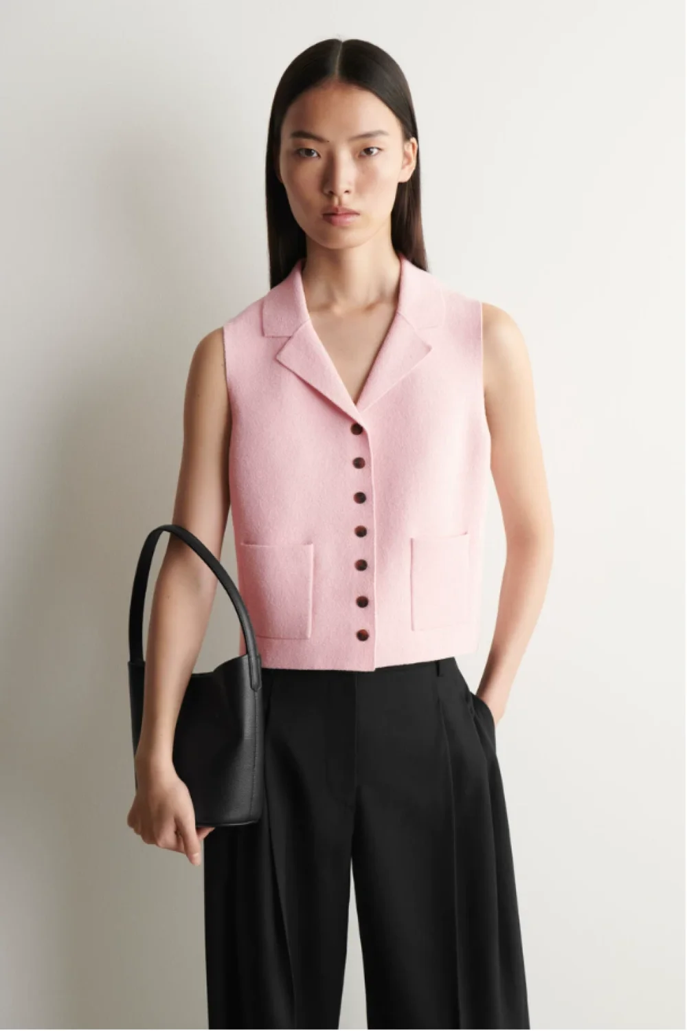 XIMIAN APPAREL 2026 YAZHIMEI traf cos summer new style of Women's casual Shaping-style pink flat-shouldered pullover vest
XIMIAN APPAREL 2026 YAZHIMEI traf cos summer new style of Women's casual Shaping-style pink flat-shouldered pullover vest