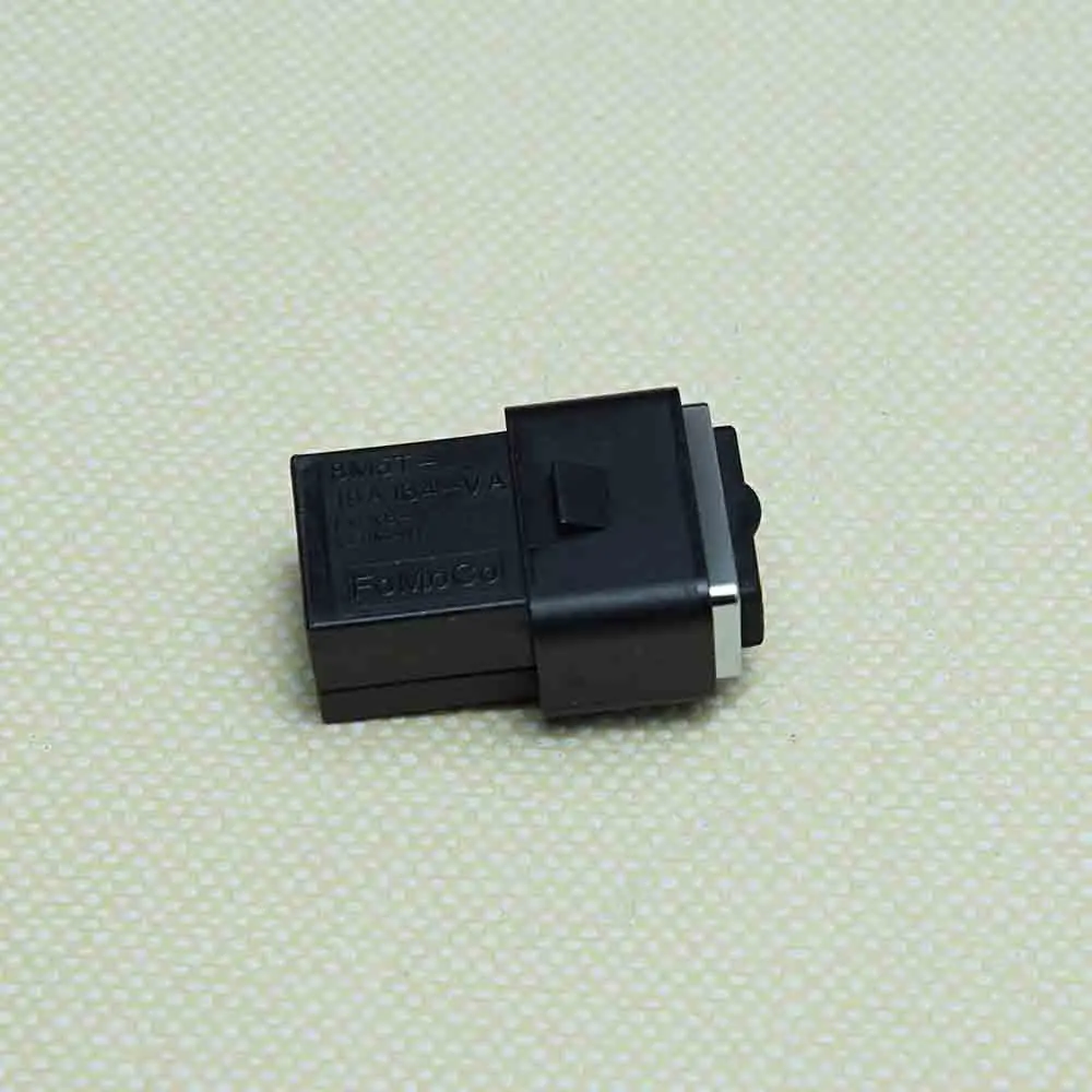 30775252 For Volvo C30 C70 S40 S60 S60 S60L S80 S80L V40 V50 V60 V70 XC60 XC70 Car USB interface socket Auto Parts
30775252 For Volvo C30 C70 S40 S60 S60 S60L S80 S80L V40 V50 V60 V70 XC60 XC70 Car USB interface socket Auto Parts
