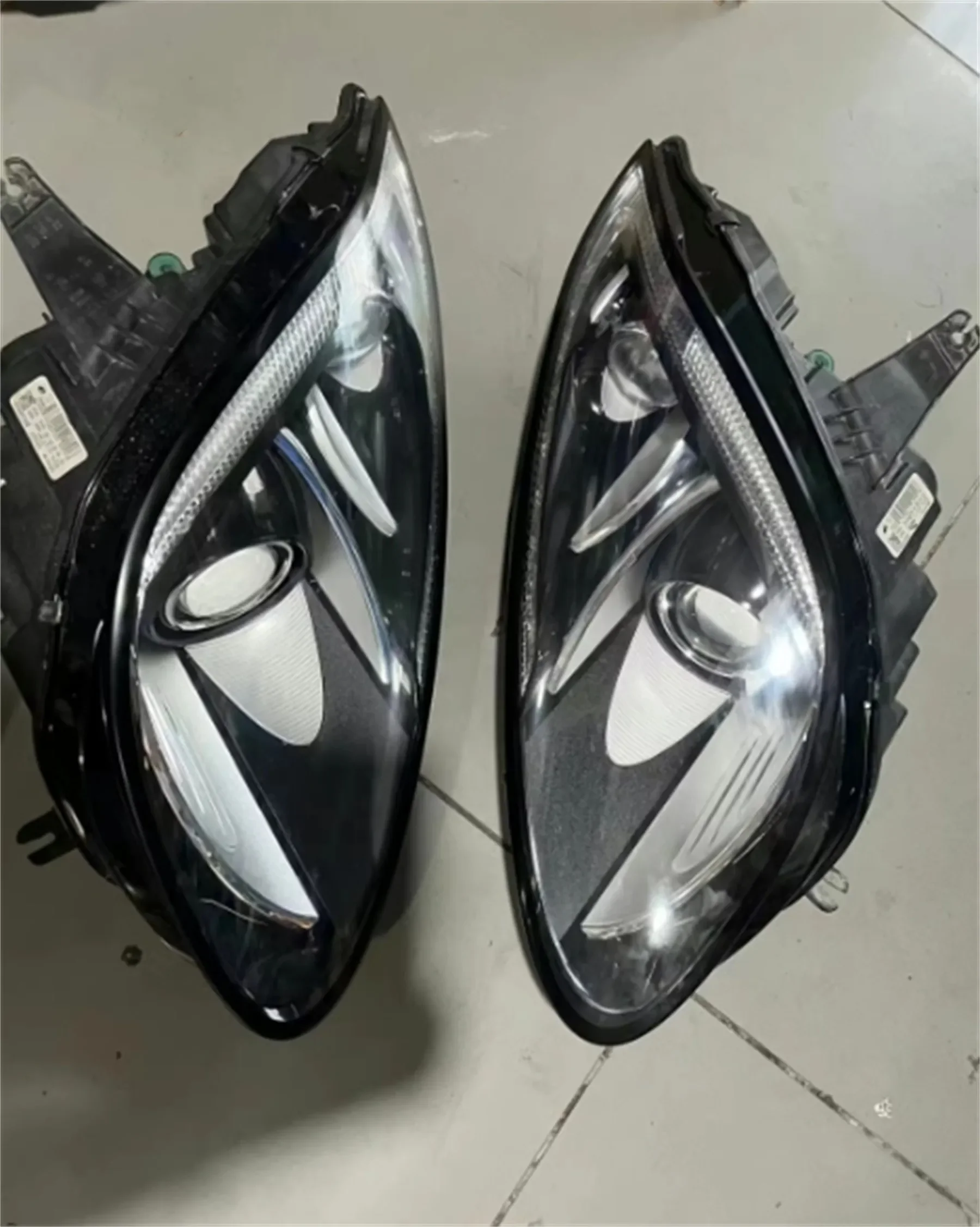 Front Headlight for Jaguar XK Daytime Running Light DRL Head lamp Low High Beam Turn signal
Front Headlight for Jaguar XK Daytime Running Light DRL Head lamp Low High Beam Turn signal