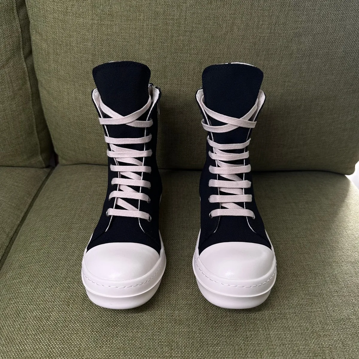 Ro Classic Boots Men Shoe Women Sneaker Black Canvas High Top Shoes Casual Sneakers Zipper Lace Up Luxury Ankle Boot
Ro Classic Boots Men Shoe Women Sneaker Black Canvas High Top Shoes Casual Sneakers Zipper Lace Up Luxury Ankle Boot