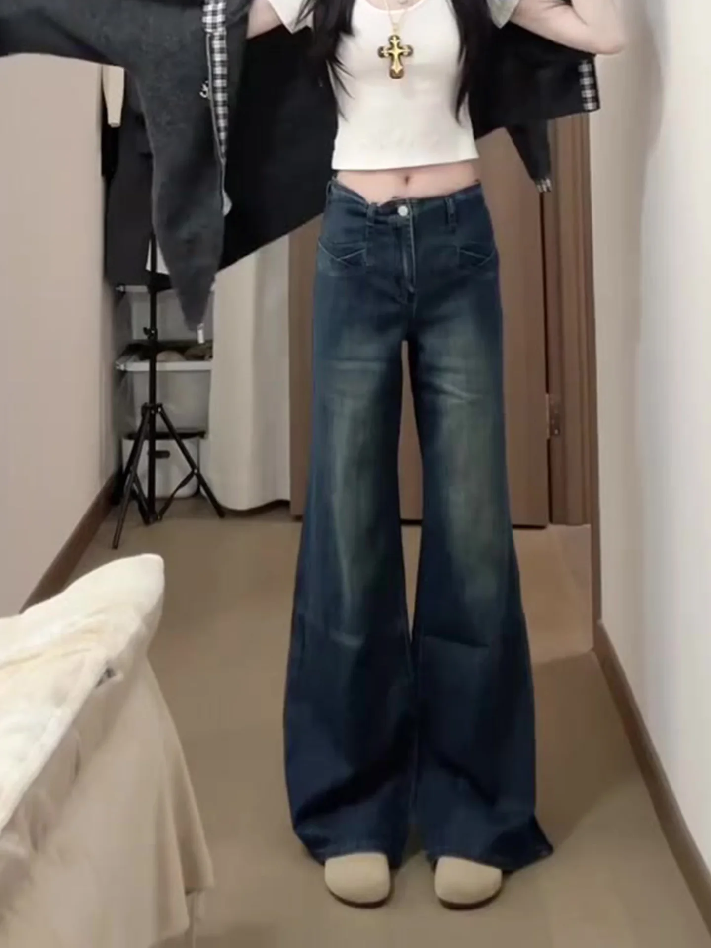 Washed Vintage Slim Fit Blue Jeans Women's High Waist Wide Leg Pants American Style Casual High Quality Denim Spring Summer
Washed Vintage Slim Fit Blue Jeans Women's High Waist Wide Leg Pants American Style Casual High Quality Denim Spring Summer