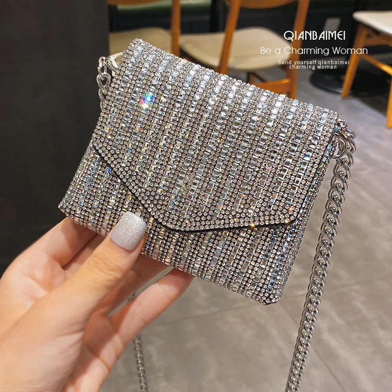 Fashion Shiny Diamonds Crossbody Bags Designer Rhinestone Chains Women Shoulder Bag Glitter Crystal Evening Party Small Purses
Fashion Shiny Diamonds Crossbody Bags Designer Rhinestone Chains Women Shoulder Bag Glitter Crystal Evening Party Small Purses