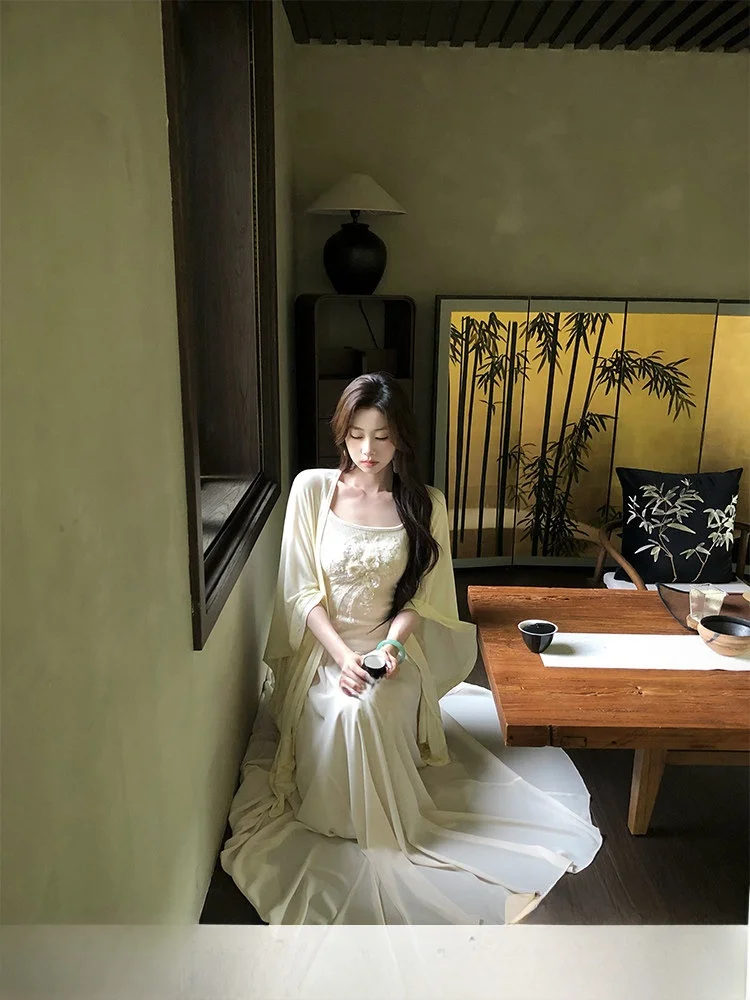 Новая женская летняя свободная майка-топ на бретельках в стиле Zen (Jing Tan) с эффектом охлаждения, для повседневной носки, приталенная, из коллекции Sle EIA...
Новая женская летняя свободная майка-топ на бретельках в стиле Zen (Jing Tan) с эффектом охлаждения, для повседневной носки, приталенная, из коллекции Sle EIA...