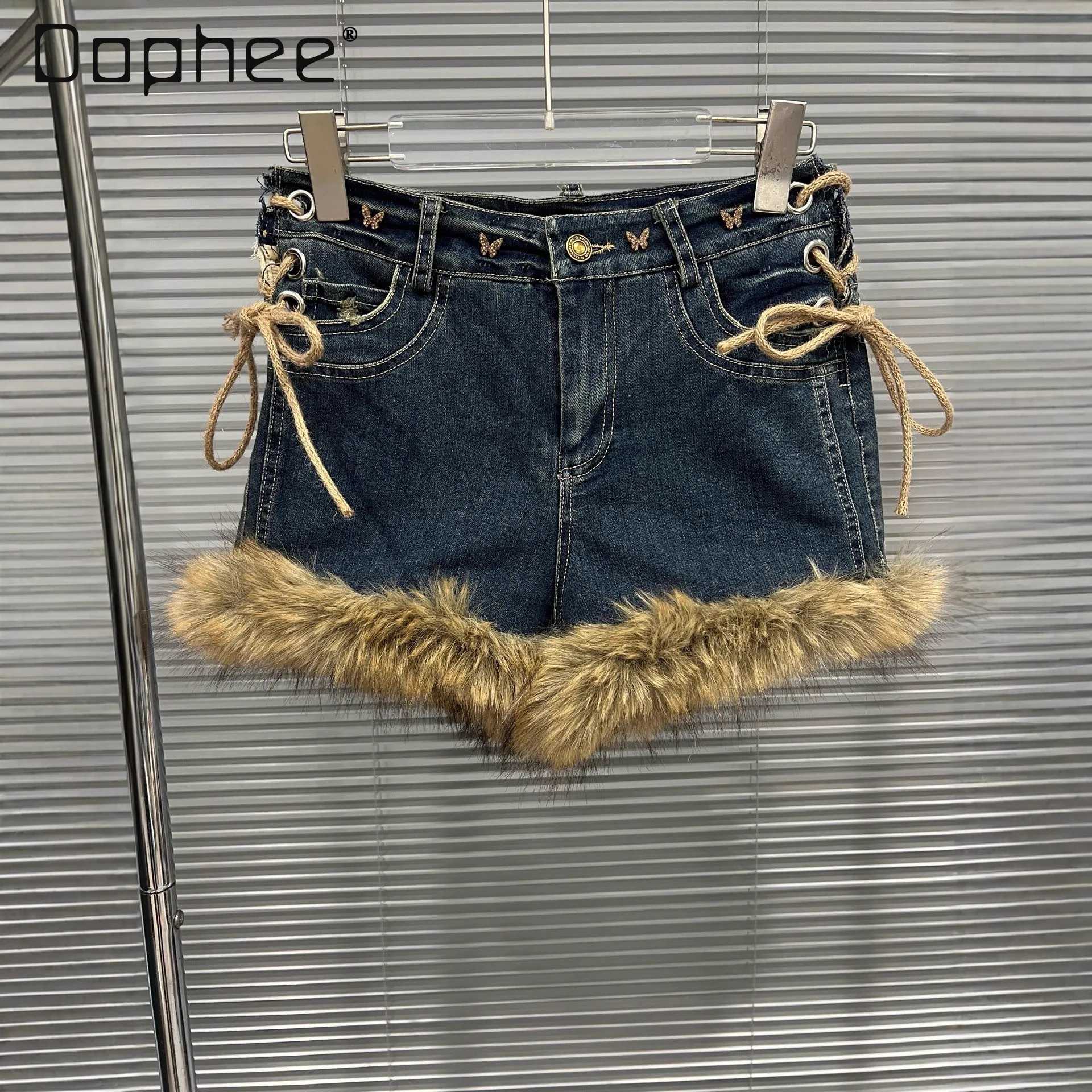 Street Personality Hot Girl Plush Patchwork High Waist Denim Shorts Korean Chic Fashion Sexy Tie Y2K Shorts Autumn Winter New
Street Personality Hot Girl Plush Patchwork High Waist Denim Shorts Korean Chic Fashion Sexy Tie Y2K Shorts Autumn Winter New