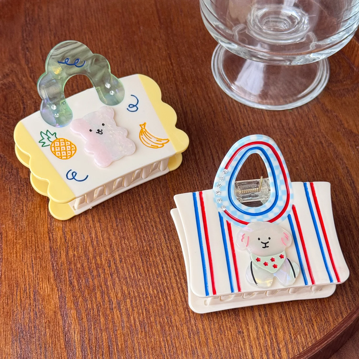 DowellCartoon Bag Grabber, Acetate Splicing, High-end Feel, Diamond-encrusted, Cute Hair Clip
DowellCartoon Bag Grabber, Acetate Splicing, High-end Feel, Diamond-encrusted, Cute Hair Clip