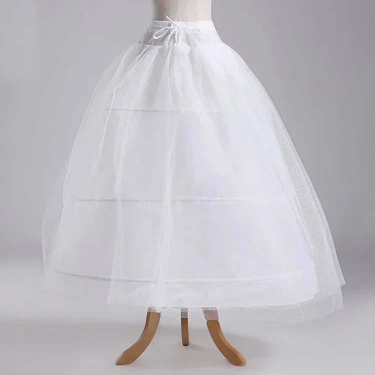 Свадебное платье, нижняя юбка, три обруча и двухслойная газовая нижняя юбка, кринолин
Свадебное платье, нижняя юбка, три обруча и двухслойная газовая нижняя юбка, кринолин