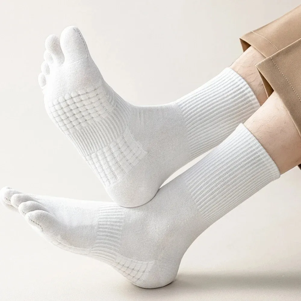 1 Pair Mid Crew Five Finger Socks Solid Color Breathable Toe Socks Thermal Moisture Wicking Athletic Socks for Men and Women
1 Pair Mid Crew Five Finger Socks Solid Color Breathable Toe Socks Thermal Moisture Wicking Athletic Socks for Men and Women