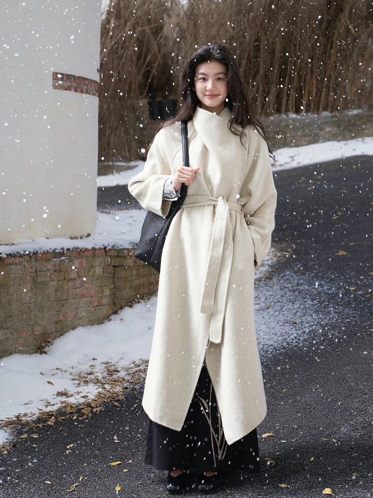 Двустороннее шерстяное длинное пальто Ele для женщин от Er Yang Design: осенне-зимняя верхняя одежда для холодной погоды, создающая ощущение роскоши
Двустороннее шерстяное длинное пальто Ele для женщин от Er Yang Design: осенне-зимняя верхняя одежда для холодной погоды, создающая ощущение роскоши