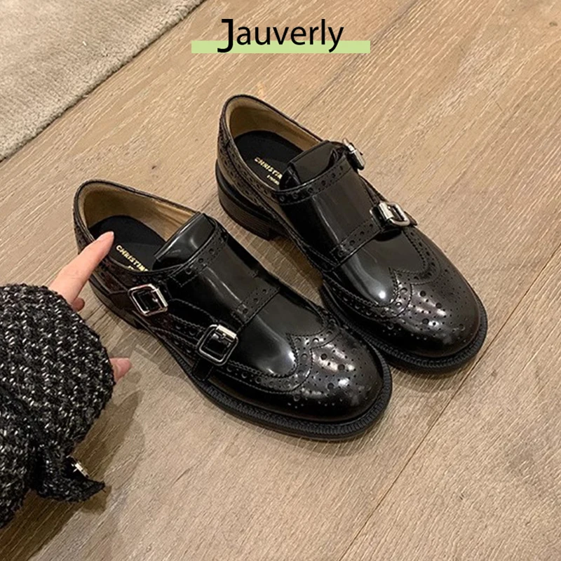 2025 Luxury Carved Fashion Double Buckle Belt Thick Heel Breathable Loafers Women's Single Shoes Commuter Small Leather Shoes
2025 Luxury Carved Fashion Double Buckle Belt Thick Heel Breathable Loafers Women's Single Shoes Commuter Small Leather Shoes