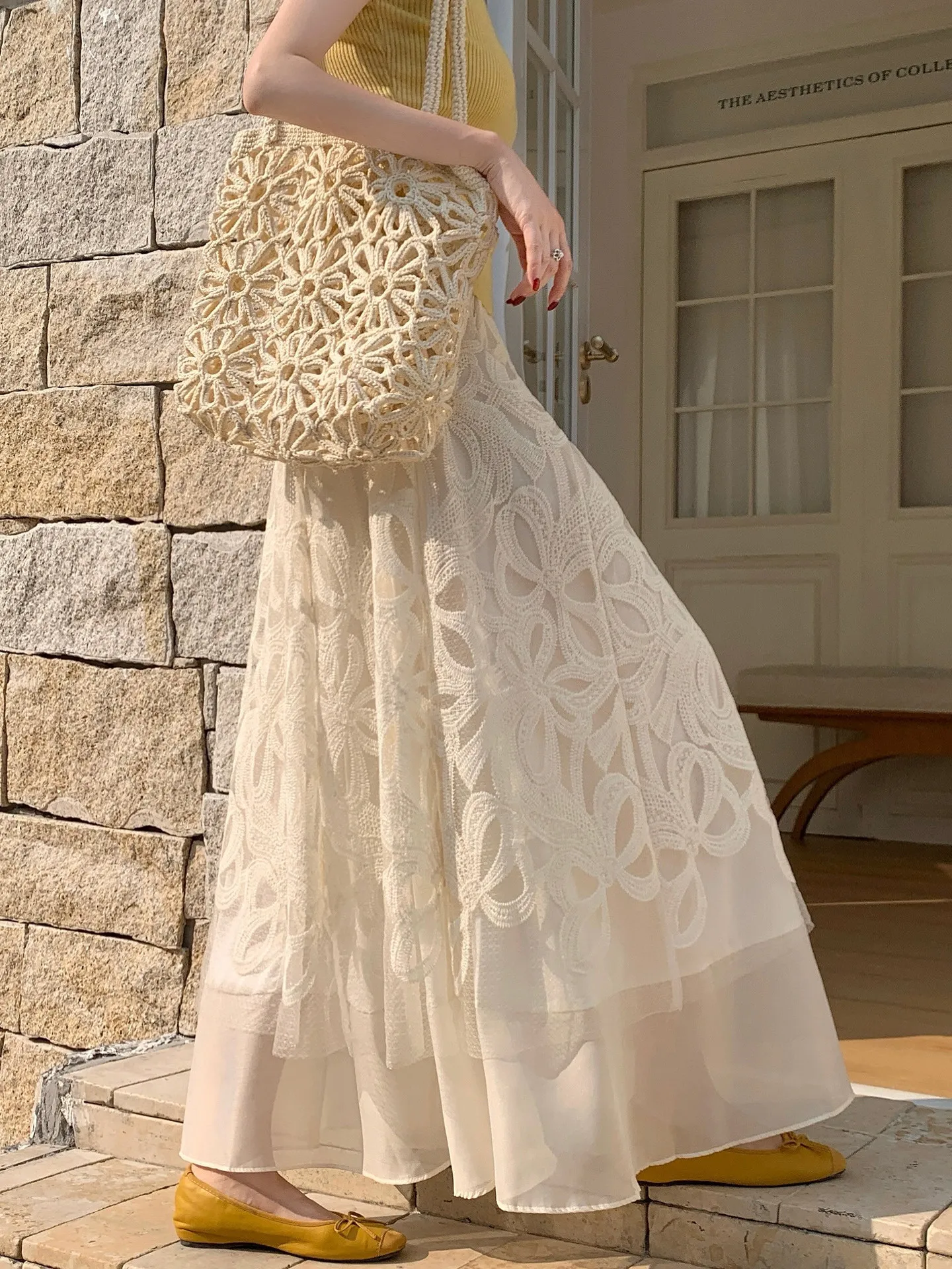 Юбка миди А-силуэта с объемной вышивкой и кружевом, женская, с завышенной талией, облегающая, длинная, весна-лето, новая коллекция, корейский стиль, для офиса
Юбка миди А-силуэта с объемной вышивкой и кружевом, женская, с завышенной талией, облегающая, длинная, весна-лето, новая коллекция, корейский стиль, для офиса