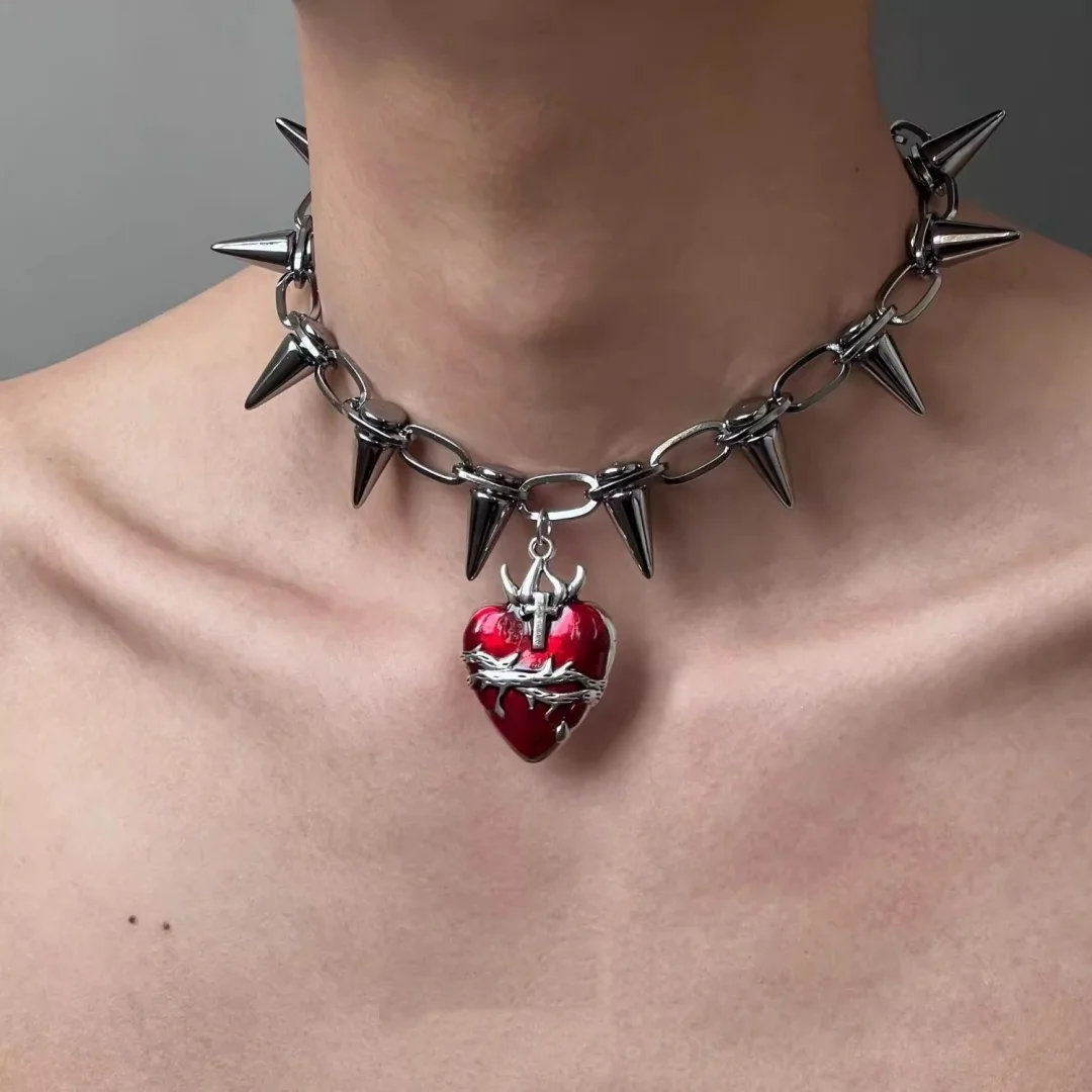 DUTRIEUX Punk Gothic Thorn Red Heart Pendant Necklace for Men Women Y2K Hip Hop Metal Rivet Spikes Choker Jewelry Party Gifts
DUTRIEUX Punk Gothic Thorn Red Heart Pendant Necklace for Men Women Y2K Hip Hop Metal Rivet Spikes Choker Jewelry Party Gifts