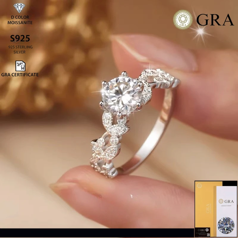 S925 Sterling Silver Ring D Grade Moissanite Ring Winding Silk Six Claws Fashion Niche Design
S925 Sterling Silver Ring D Grade Moissanite Ring Winding Silk Six Claws Fashion Niche Design