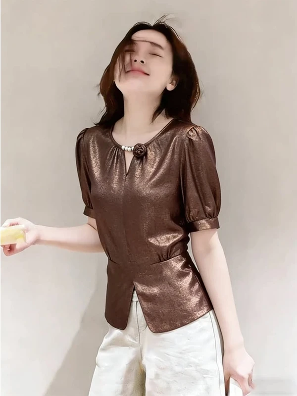 Elegant Red Gold Hollow out round Neck Short Sleeve Women's Top Fashionable Summer New Arrival Korean Style Loose Fit Shirt
Elegant Red Gold Hollow out round Neck Short Sleeve Women's Top Fashionable Summer New Arrival Korean Style Loose Fit Shirt