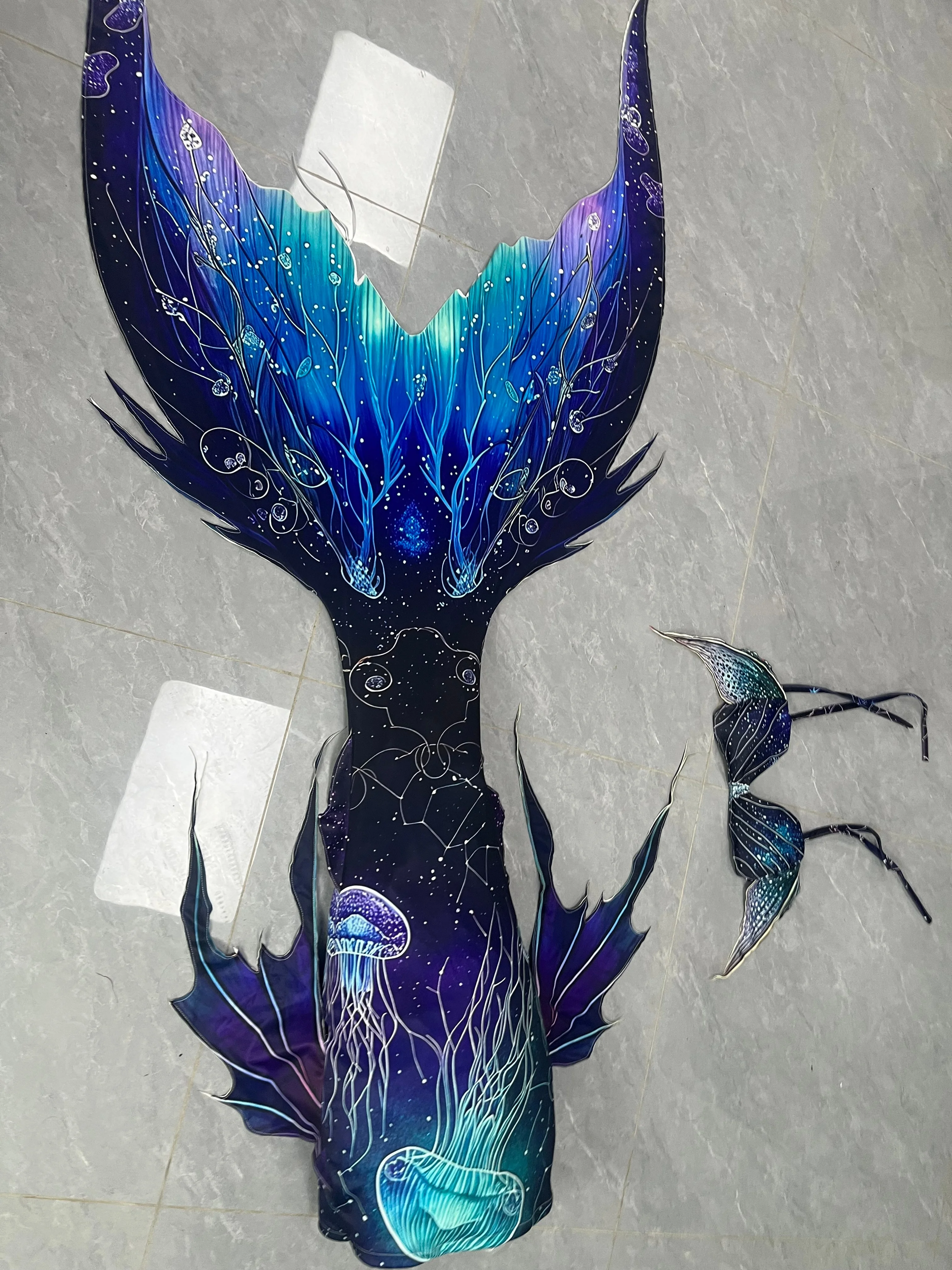 European And American Summer Beach Vacation Adult Mermaid Large Fish Tail High-Quality Blue Underwater Shooting Mermaid Costume
European And American Summer Beach Vacation Adult Mermaid Large Fish Tail High-Quality Blue Underwater Shooting Mermaid Costume