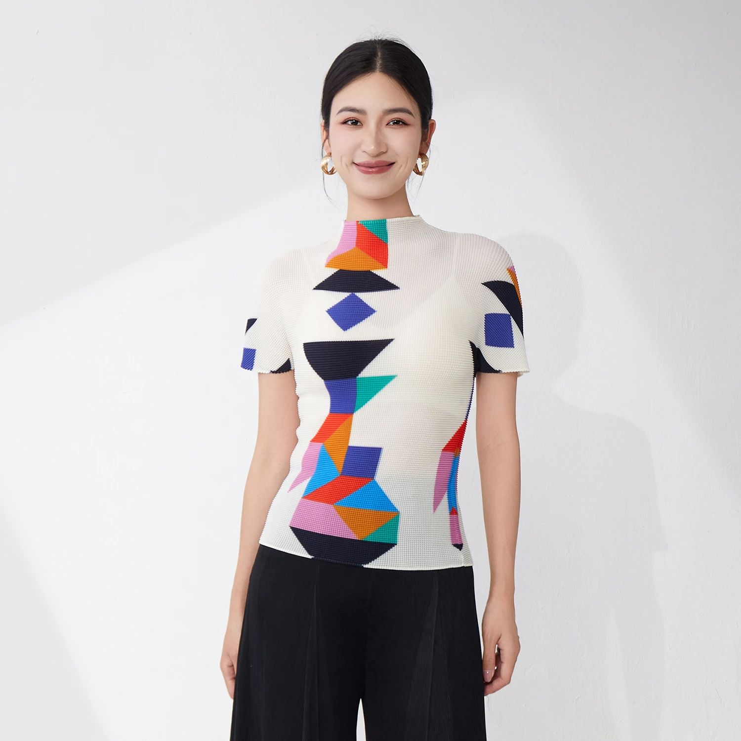Miyake Short-sleeved T-shirt Women's Fashion Tops Summer New Style Shirt Temperament Tops Elastic Print Casual Shirt
Miyake Short-sleeved T-shirt Women's Fashion Tops Summer New Style Shirt Temperament Tops Elastic Print Casual Shirt