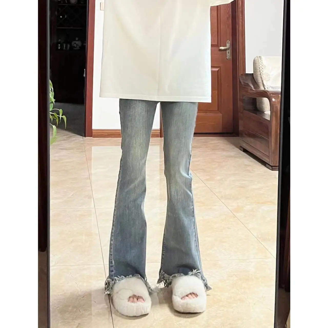 Женские прямые классические джинсы в стиле ретро 2000-х годов, расклешенные брюки-клеш, потертые рваные синие женские длинные унисекс
Женские прямые классические джинсы в стиле ретро 2000-х годов, расклешенные брюки-клеш, потертые рваные синие женские длинные унисекс