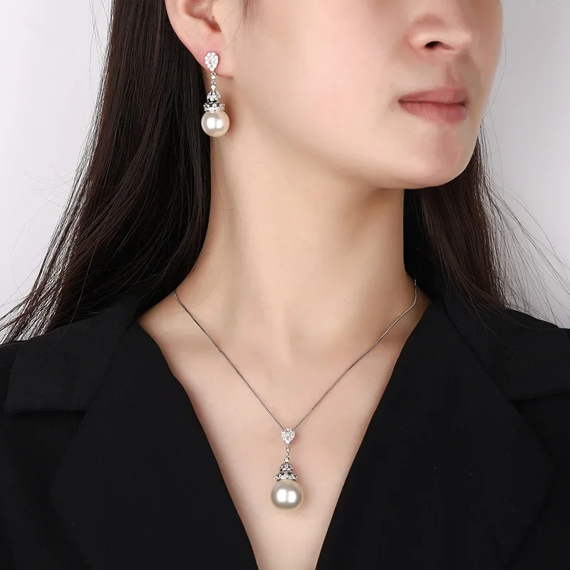 Elegant Pearl Crown Necklaces Earrings Gray White Styles Embellished with Sparkling Zirconia for Women's Fashion Jewelry Gift
Elegant Pearl Crown Necklaces Earrings Gray White Styles Embellished with Sparkling Zirconia for Women's Fashion Jewelry Gift
